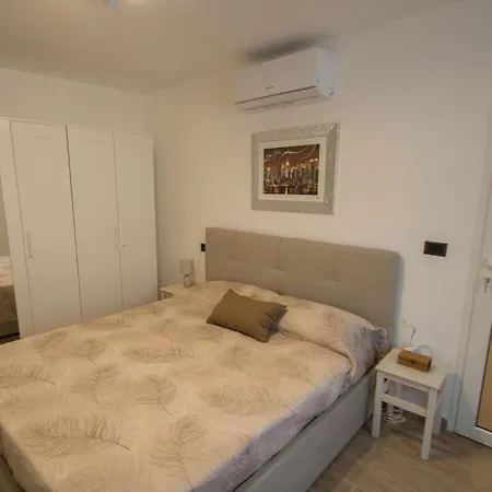 A 90 Metri Dal Mare דירה