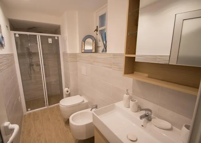 A 90 Metri Dal Mare * 바라체